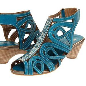 Great Condition, SZ 37 (7) L'ARTISTE by Spring Step, Turquoise Leather Sandals